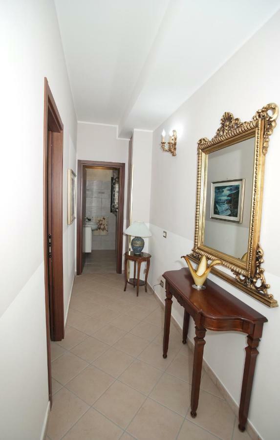 Arcobaleno Apartment ฟอนดี ภายนอก รูปภาพ