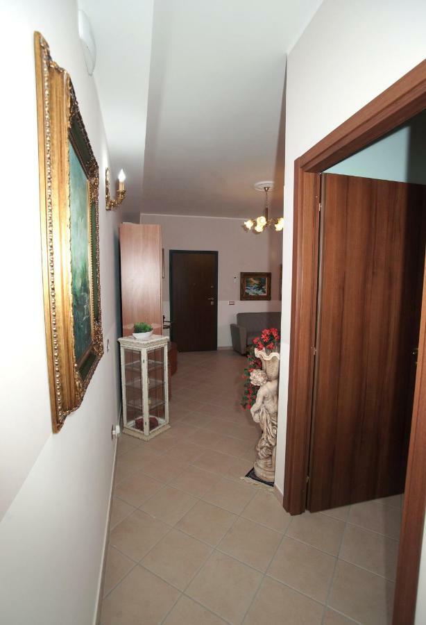 Arcobaleno Apartment ฟอนดี ภายนอก รูปภาพ
