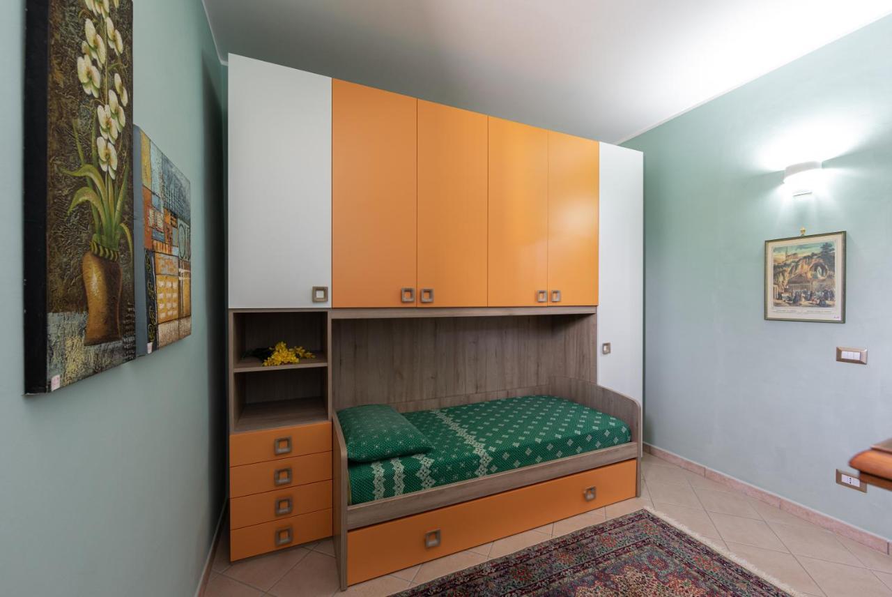 Arcobaleno Apartment ฟอนดี ภายนอก รูปภาพ