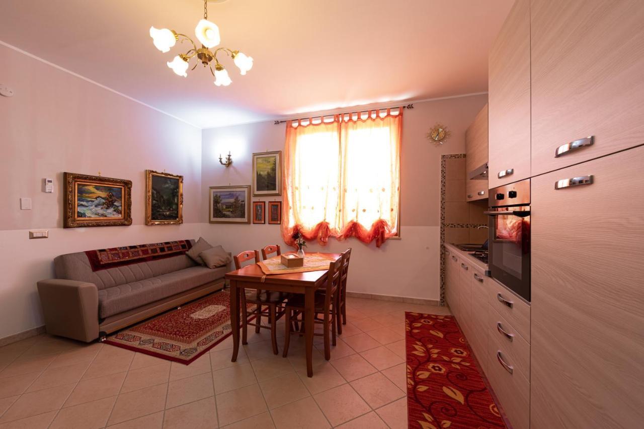 Arcobaleno Apartment ฟอนดี ภายนอก รูปภาพ